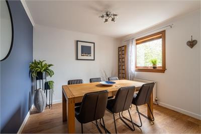 22 Bughtlin Gardens, Edinburgh, EH12 8XB - image 4