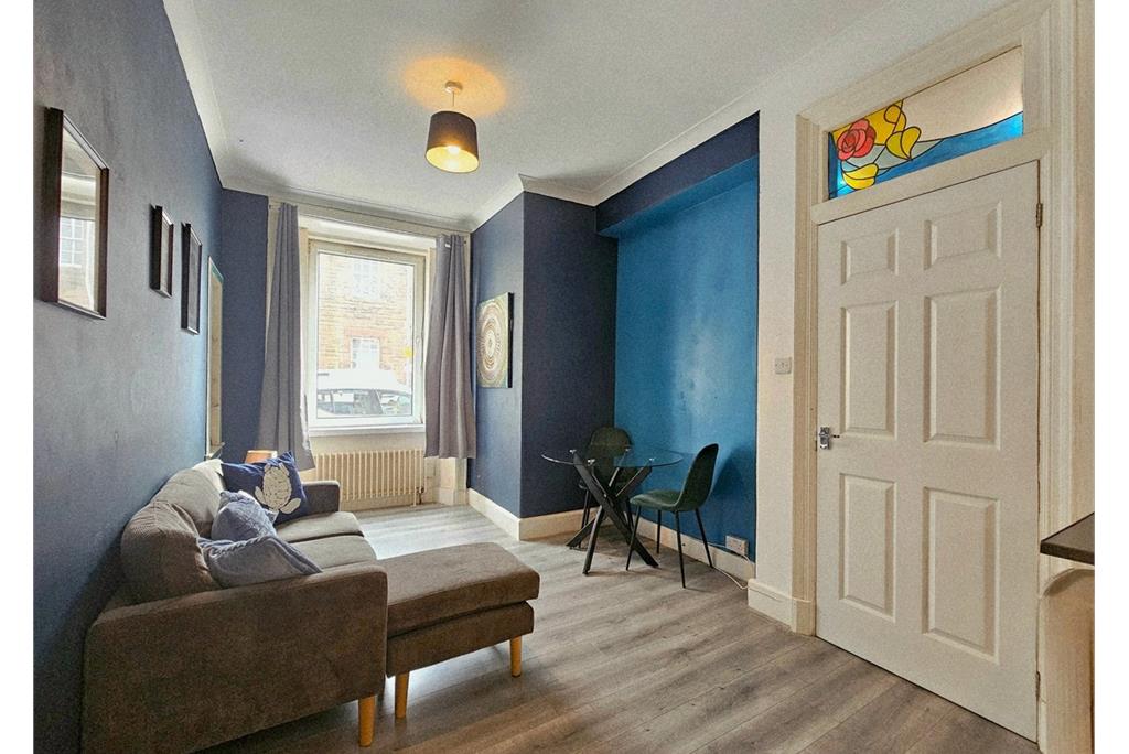 17 Albion Place, Edinburgh, EH7 5QS - image 3