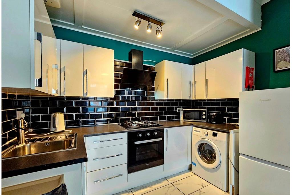 17 Albion Place, Edinburgh, EH7 5QS - image 4