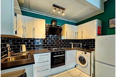 17 Albion Place, Edinburgh, EH7 5QS - image 4