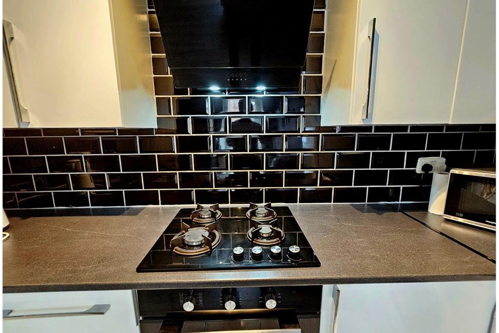 17 Albion Place, Edinburgh, EH7 5QS - image 5