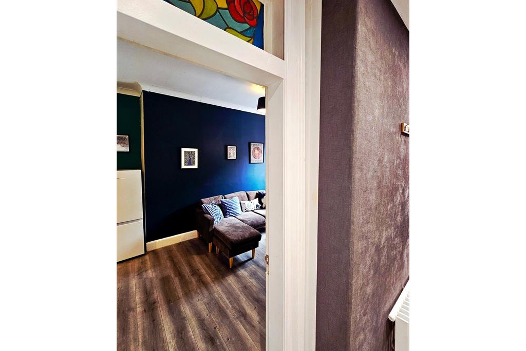 17 Albion Place, Edinburgh, EH7 5QS - image 7