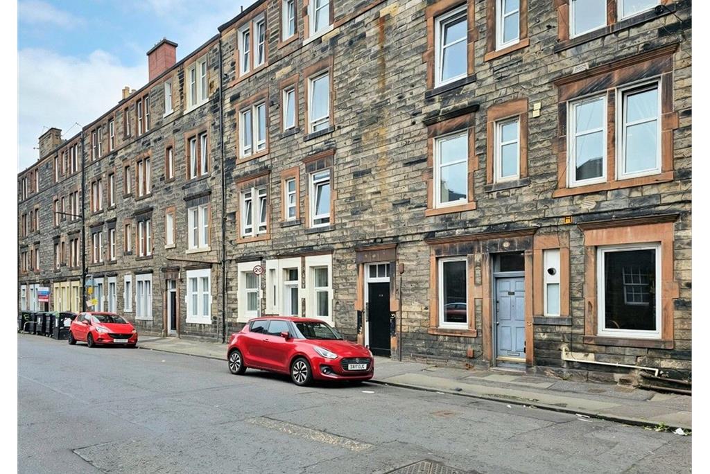 17 Albion Place, Edinburgh, EH7 5QS - image 1