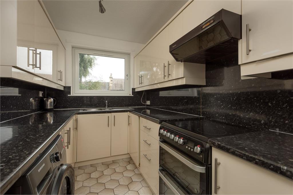 34 Queens Park Court, Edinburgh, EH8 7DX - image 4