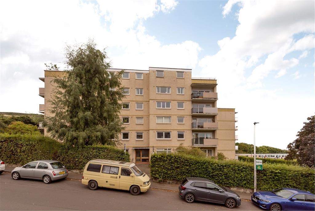 34 Queens Park Court, Edinburgh, EH8 7DX - image 1