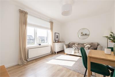 18 Carrick Knowe Hill, Edinburgh, EH12 7BR - image 2
