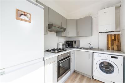 18 Carrick Knowe Hill, Edinburgh, EH12 7BR - image 2