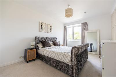 18 Carrick Knowe Hill, Edinburgh, EH12 7BR - image 5