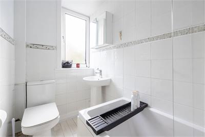 18 Carrick Knowe Hill, Edinburgh, EH12 7BR - image 7
