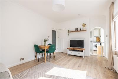18 Carrick Knowe Hill, Edinburgh, EH12 7BR - image 8