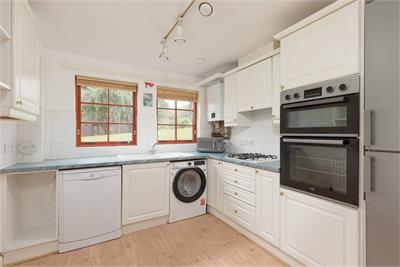 92/2 Orchard Brae Avenue,
Orchard Brae,
Edinburgh,
EH4 2GB - image 3