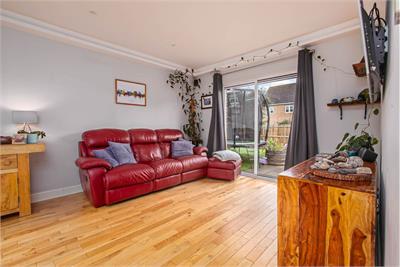 18 Curlew Gardens, Dunfermline, KY11 8GF - image 3
