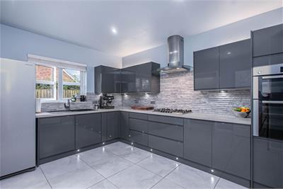18 Curlew Gardens, Dunfermline, KY11 8GF - image 7