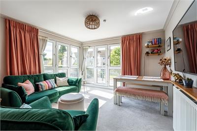 8/4 Saughton Mains Street, Edinburgh, EH11 3HH - image 2