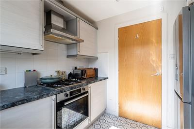 8/4 Saughton Mains Street, Edinburgh, EH11 3HH - image 11