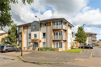 8/4 Saughton Mains Street, Edinburgh, EH11 3HH - image 1