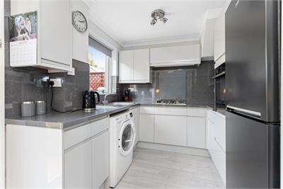 44 Stuart Park, Corstorphine, Edinburgh, EH12 8YE - image 2