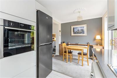 44 Stuart Park, Corstorphine, Edinburgh, EH12 8YE - image 4