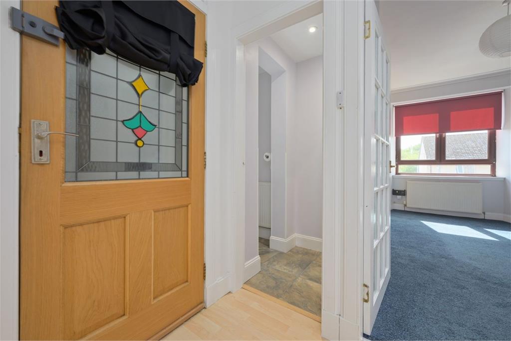 142c, Rumblingwell, Dunfermline, KY12 9AT - image 5