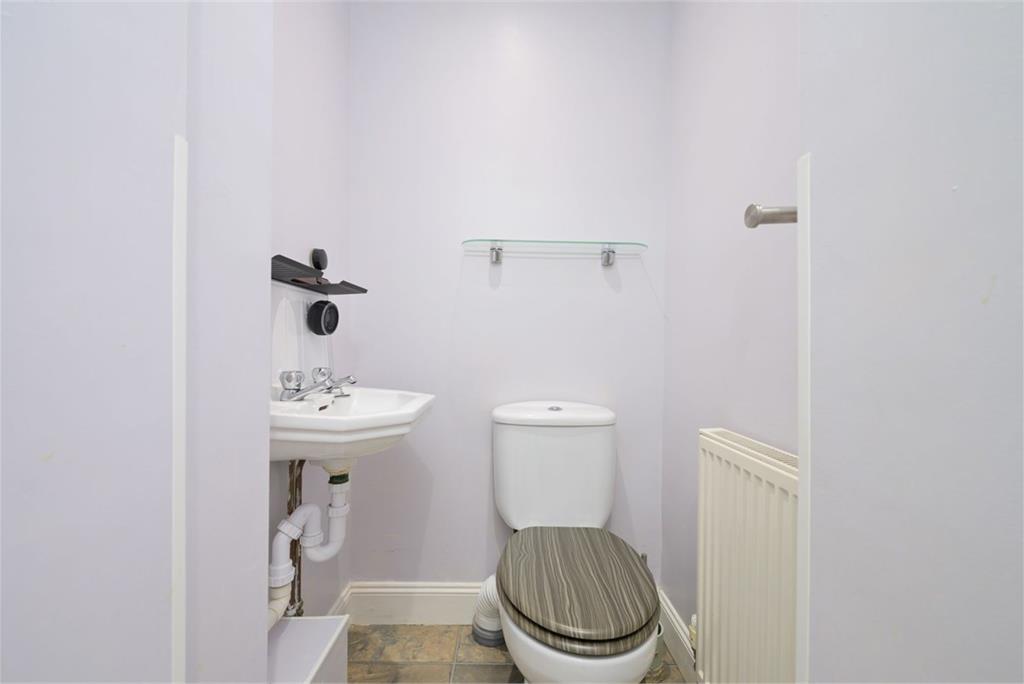 142c, Rumblingwell, Dunfermline, KY12 9AT - image 7