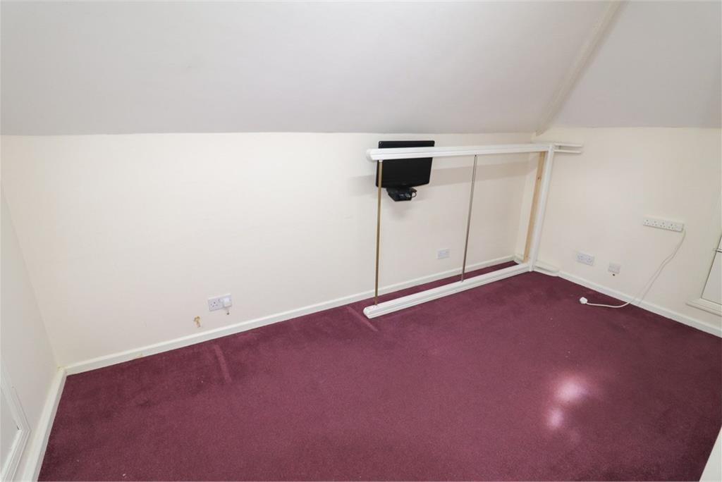 8 Dunmuir Road,
Castle Douglas,
DG7 1LG - image 11