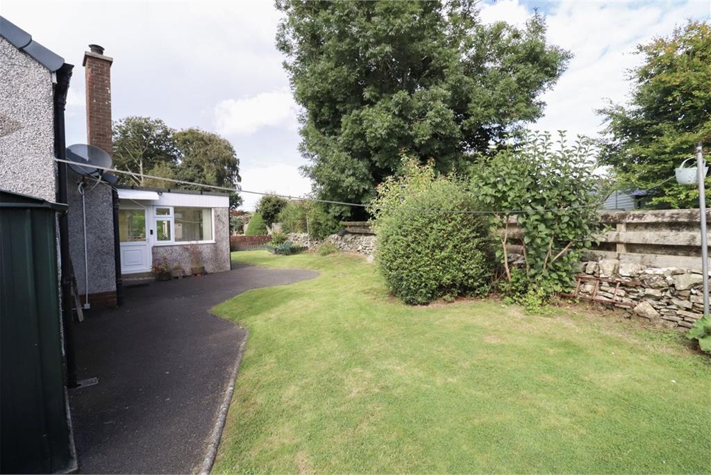8 Dunmuir Road,
Castle Douglas,
DG7 1LG - image 21