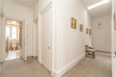 46 (3F1) Elm Row,
Edinburgh,
EH7 4AH - image 7