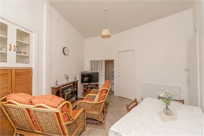 46 (3F1) Elm Row,
Edinburgh,
EH7 4AH - image 9