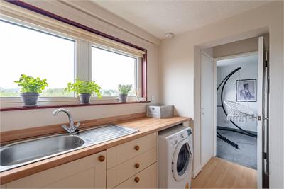 5/7 Kingsknowe Place, Edinburgh, EH14 2EQ - image 14