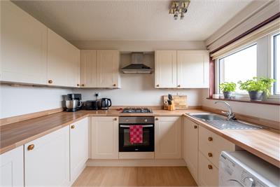 5/7 Kingsknowe Place, Edinburgh, EH14 2EQ - image 4
