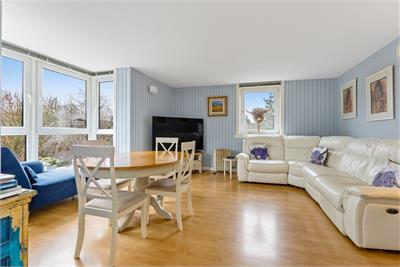8K Fair-a -Far, Edinburgh, EH4 6QE - image 2
