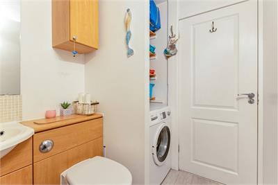 8K Fair-a -Far, Edinburgh, EH4 6QE - image 12