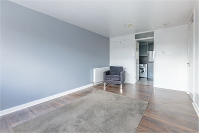11/3 Calder Court, Edinburgh, EH11 4LB - image 3
