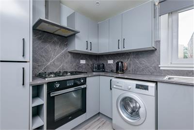 11/3 Calder Court, Edinburgh, EH11 4LB - image 5