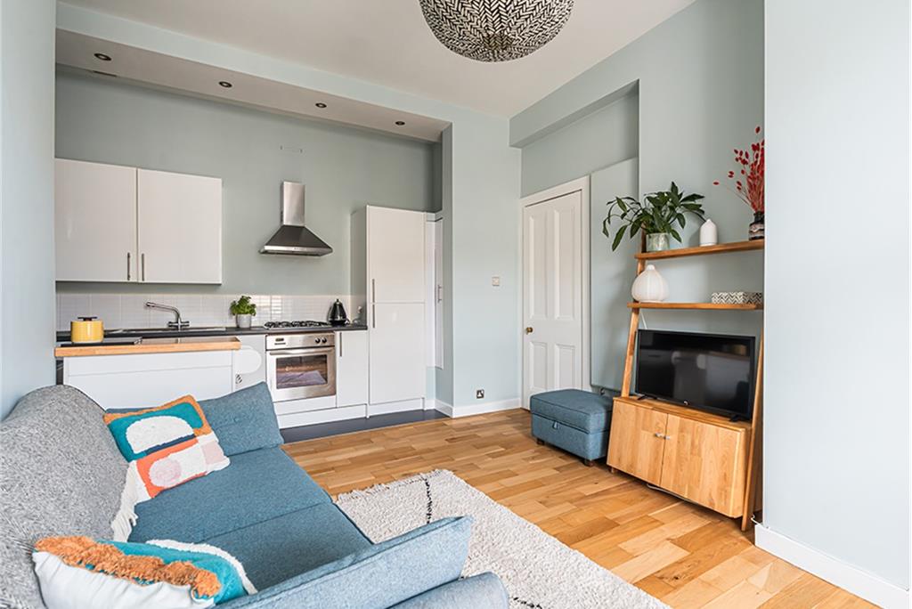 19/8 Polwarth Crescent,
Edinburgh,
EH11 1HR - image 3