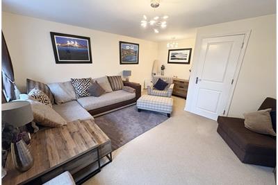 36 Auchenkist Place, Kilwinning, KA13 7NZ - image 4