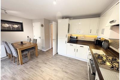 36 Auchenkist Place, Kilwinning, KA13 7NZ - image 7