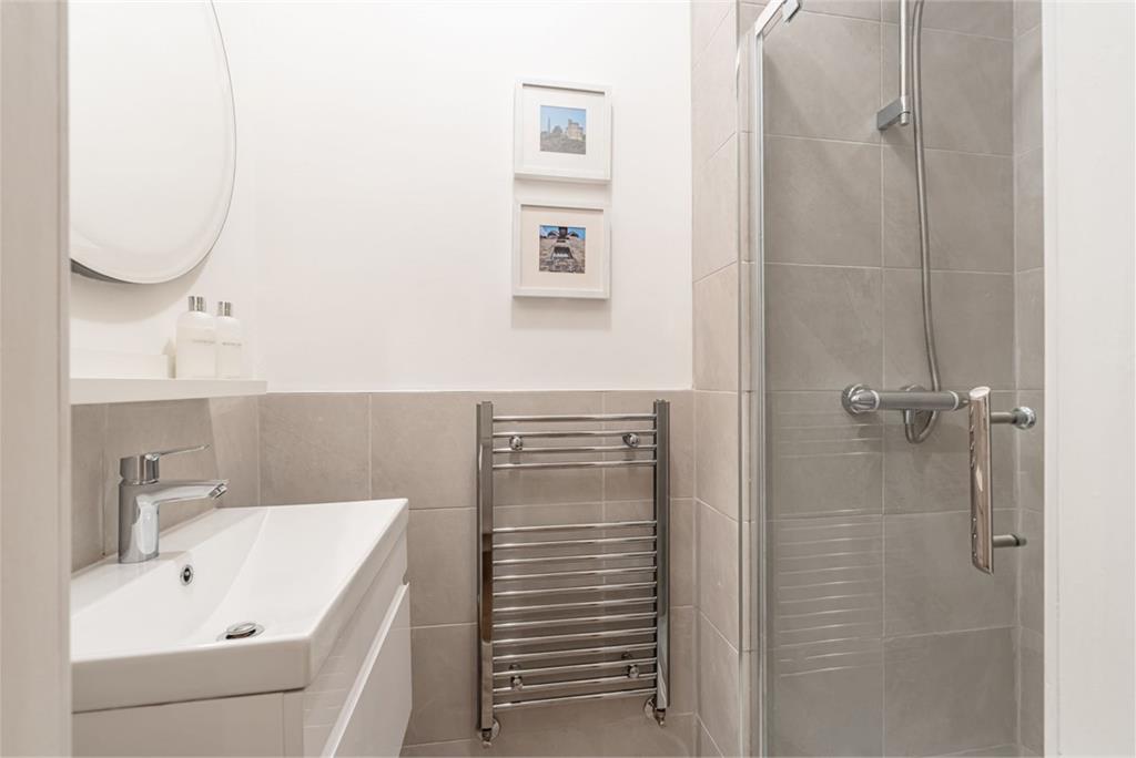 35/11 Buchanan Street, Edinburgh, EH6 8RB - image 9