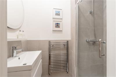 35/11 Buchanan Street, Edinburgh, EH6 8RB - image 9