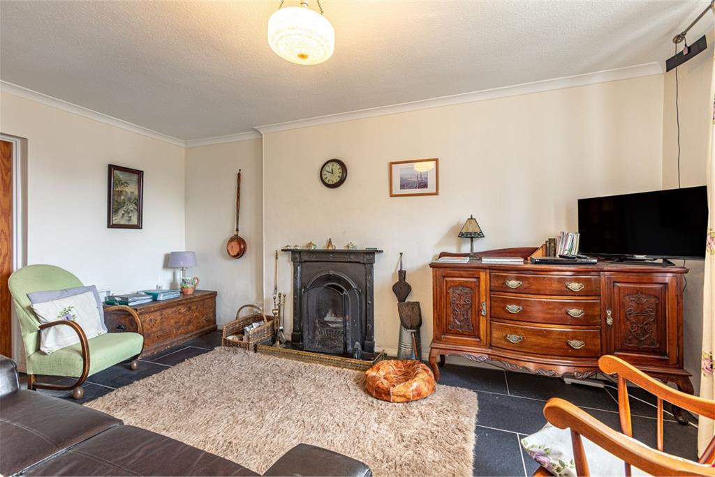 2 Valley View, Teapot Street, Morebattle, Kelso, TD5 8QH - image 4