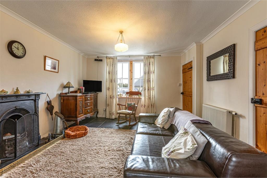 2 Valley View, Teapot Street, Morebattle, Kelso, TD5 8QH - image 5