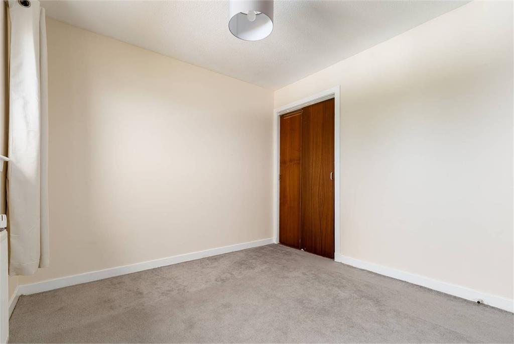 63 Clovenstone Park,
Edinburgh,
EH14 3EY - image 16