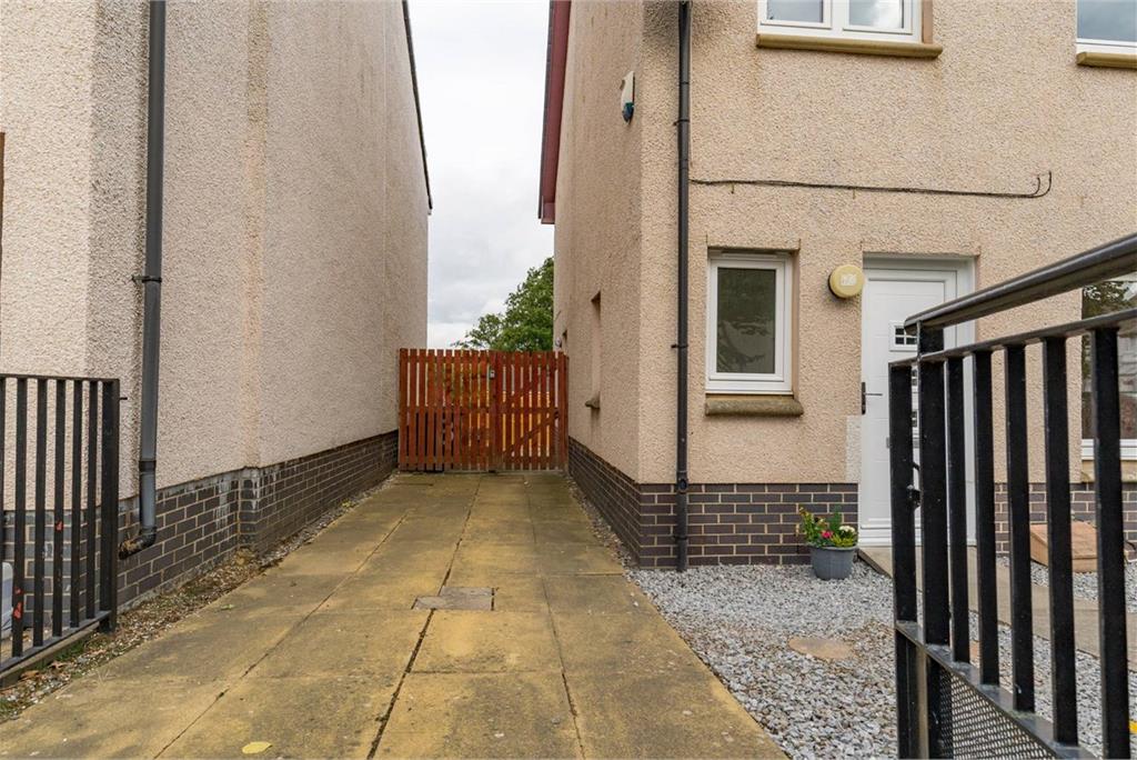 63 Clovenstone Park,
Edinburgh,
EH14 3EY - image 23