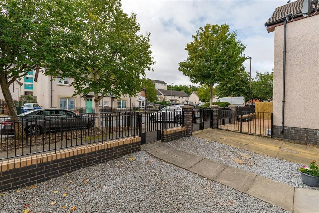 63 Clovenstone Park,
Edinburgh,
EH14 3EY - image 24