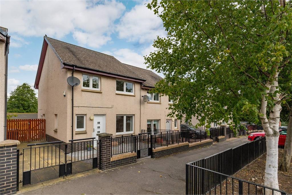 63 Clovenstone Park,
Edinburgh,
EH14 3EY - image 1