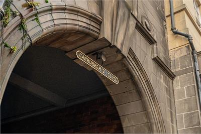 4/1 Carrubber's Close, 135 High Street, Edinburgh, EH1 1SJ - image 2