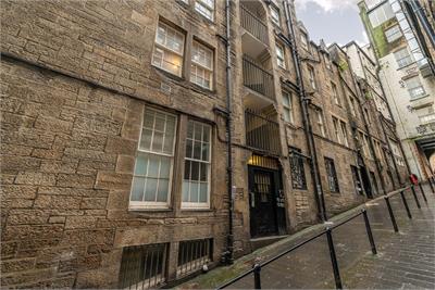 4/1 Carrubber's Close, 135 High Street, Edinburgh, EH1 1SJ - image 1