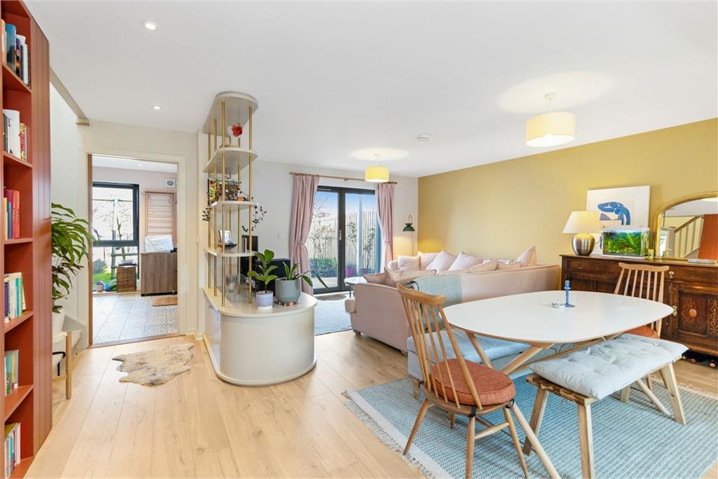 37 Lang Rigg, South Queensferry, EH30 9WN - image 2