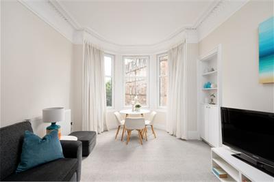 76/4 Raeburn Place, Stockbridge, Edinburgh, EH4 1JH - image 3