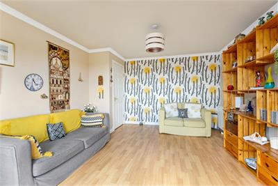 3/8 Furcheons Park, Willowbrae, Edinburgh, EH8 7RZ - image 3